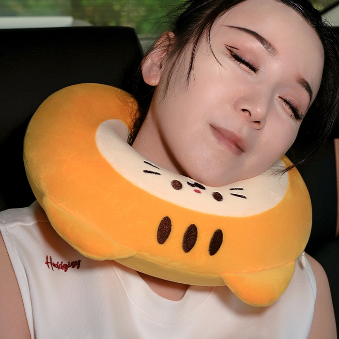 91家纺网 家纺一手货源 找家纺 仟亿莱 2025新款瑞士卷动物系列记忆棉U枕 记忆三花猫 33*32cm/只