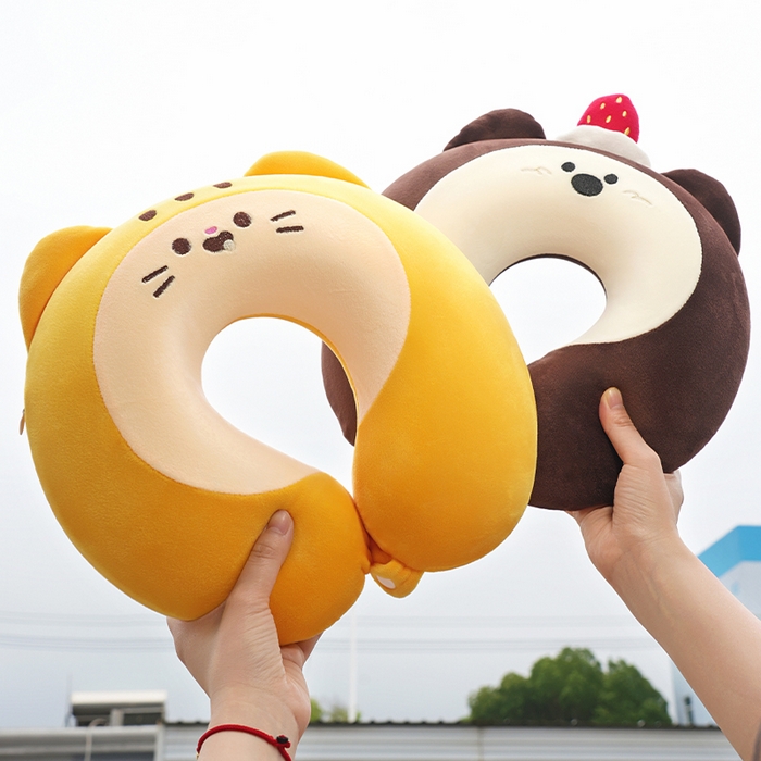 91家纺网 家纺一手货源 找家纺 仟亿莱 2025新款瑞士卷动物系列记忆棉U枕 记忆草莓西高地 33*32cm/只