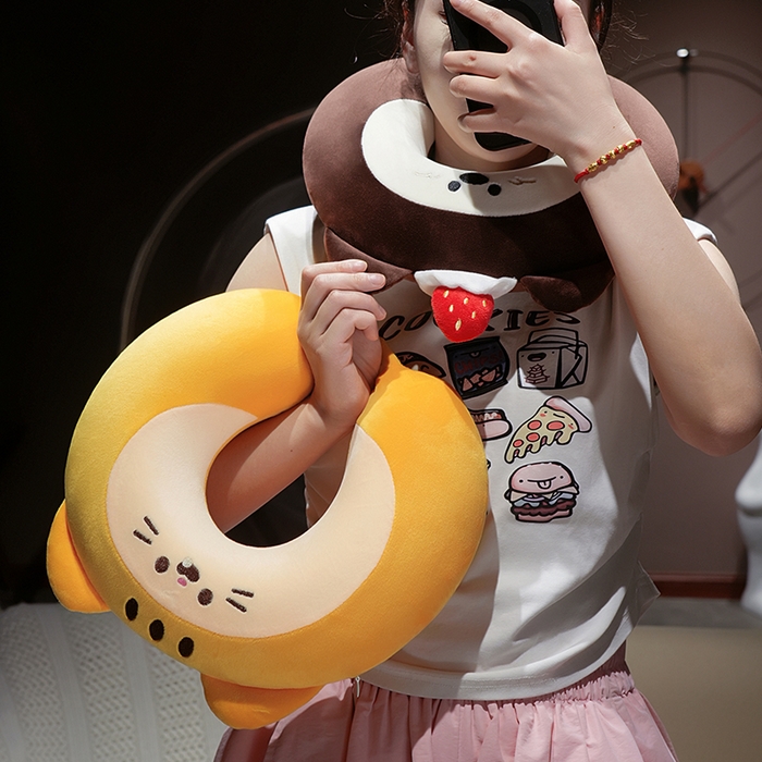 91家纺网 家纺一手货源 找家纺 仟亿莱 2025新款瑞士卷动物系列记忆棉U枕 组合图仅供展示 33*32cm/只