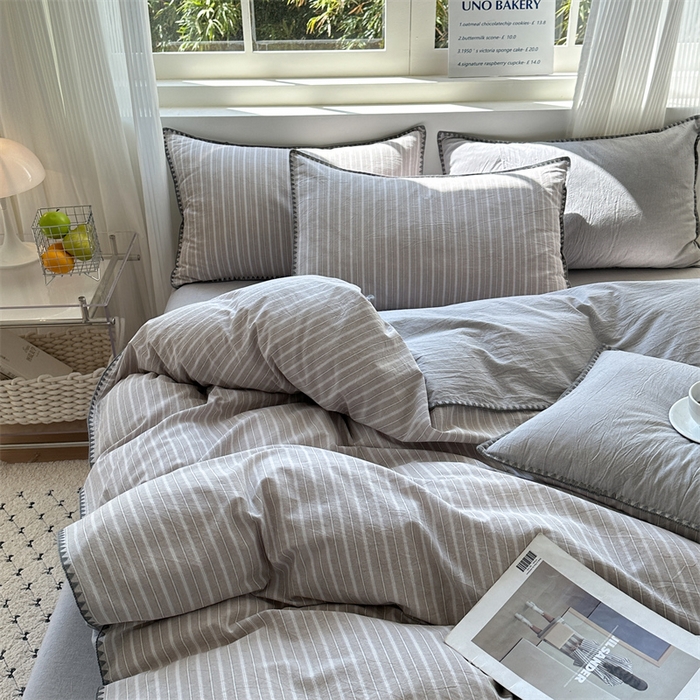 91家纺网 家纺一手货源 找家纺 晚依家纺 2025新款A类全棉色织水洗棉被套单件格子条纹四件套学生宿舍被罩三件套定制定做 乐事-浅灰