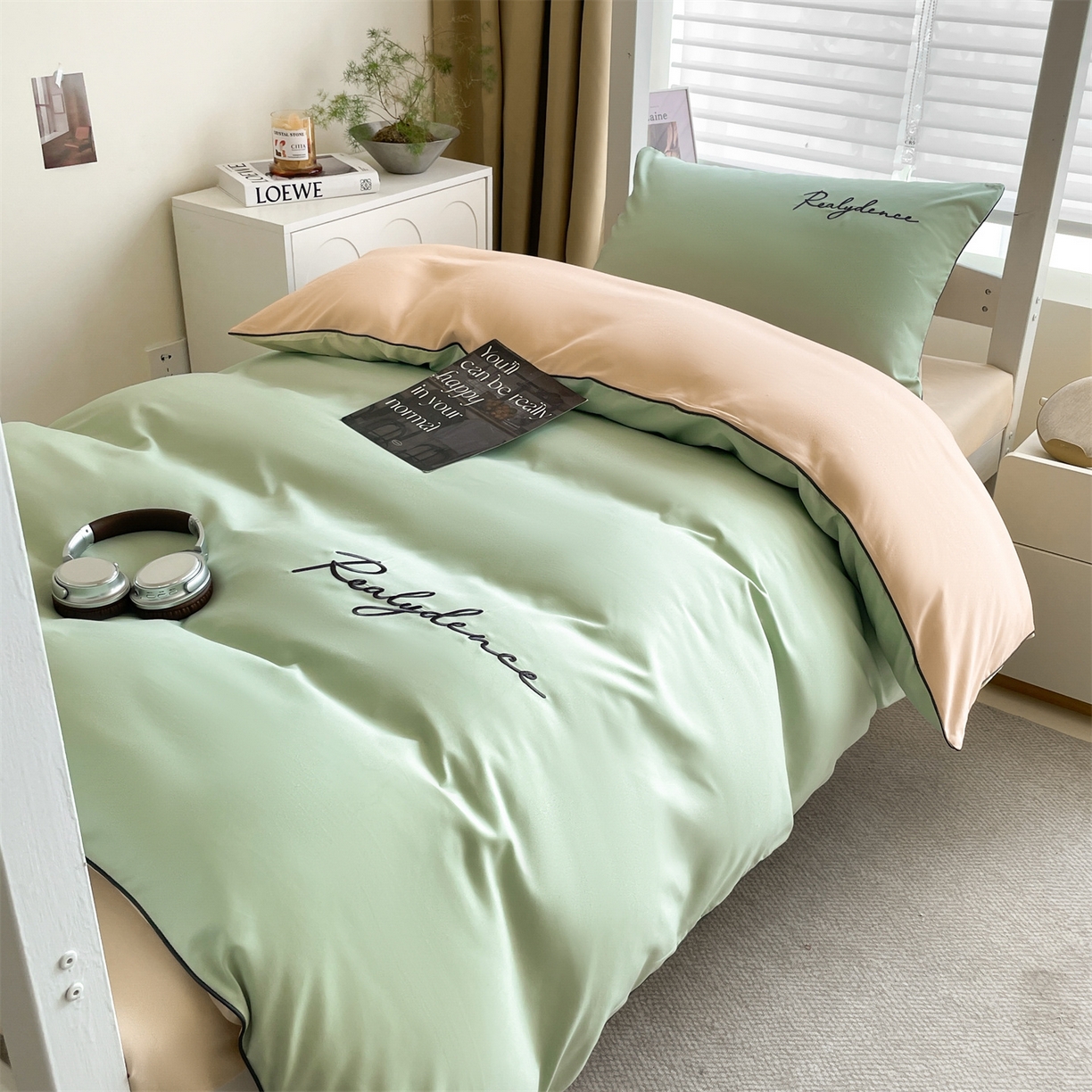 91家纺网 家纺一手货源 找家纺 小久久（小九九） 2025新款亲肤水洗棉麻绳款学生三件套-安琪系列 安琪-灰绿+奶茶