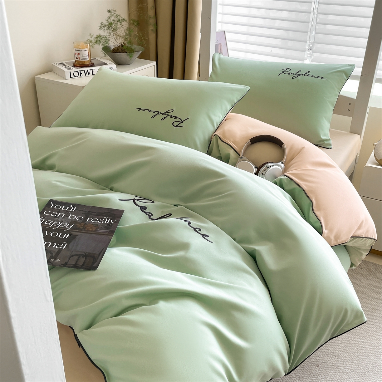 91家纺网 家纺一手货源 找家纺 小久久（小九九） 2025新款亲肤水洗棉麻绳款学生三件套-安琪系列 安琪-灰绿+奶茶