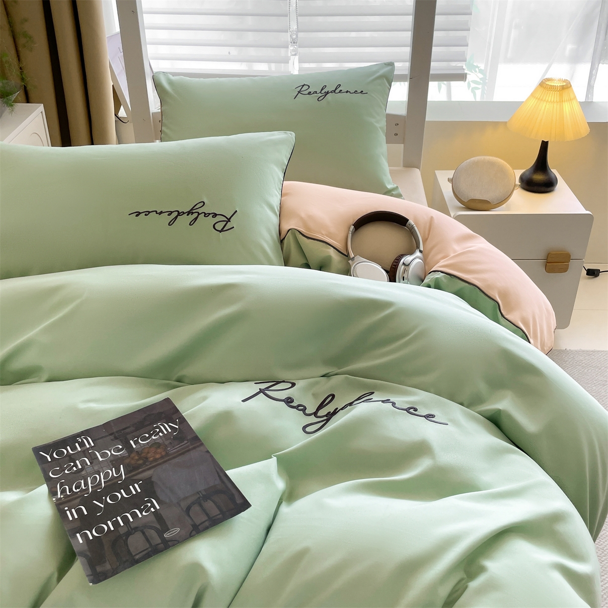 91家纺网 家纺一手货源 找家纺 小久久（小九九） 2025新款亲肤水洗棉麻绳款学生三件套-安琪系列 安琪-灰绿+奶茶