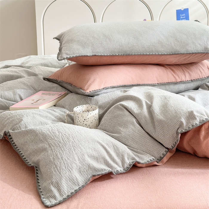 91家纺网 家纺一手货源 找家纺 晚依家纺 2025新款A类全棉色织水洗棉被套单件格子条纹四件套学生宿舍被罩三件套定制定做 时光-灰豆沙