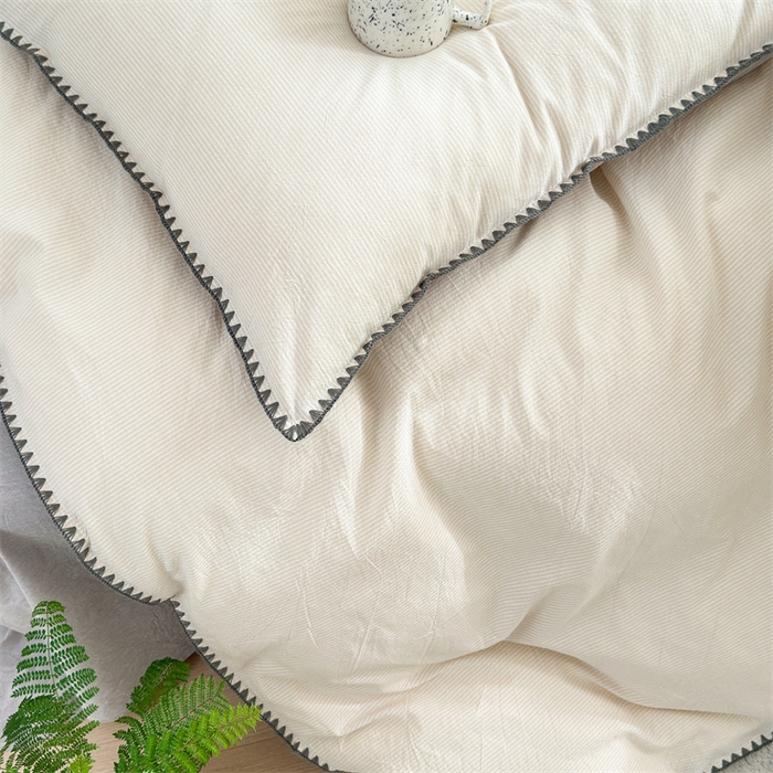 91家纺网 家纺一手货源 找家纺 晚依家纺 2025新款A类全棉色织水洗棉被套单件格子条纹四件套学生宿舍被罩三件套定制定做 时光-米灰