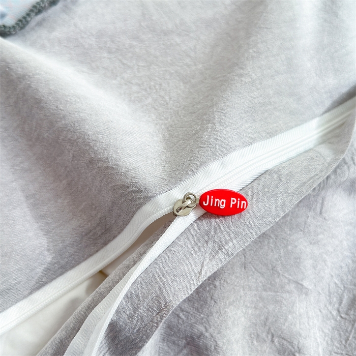 91家纺网 家纺一手货源 找家纺 晚依家纺 2025新款A类全棉色织水洗棉被套单件格子条纹四件套学生宿舍被罩三件套定制定做 星语-浅灰