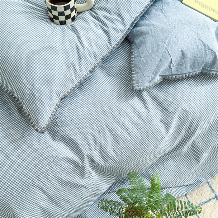 91家纺网 家纺一手货源 找家纺 晚依家纺 2025新款A类全棉色织水洗棉被套单件格子条纹四件套学生宿舍被罩三件套定制定做 遇见-浅蓝