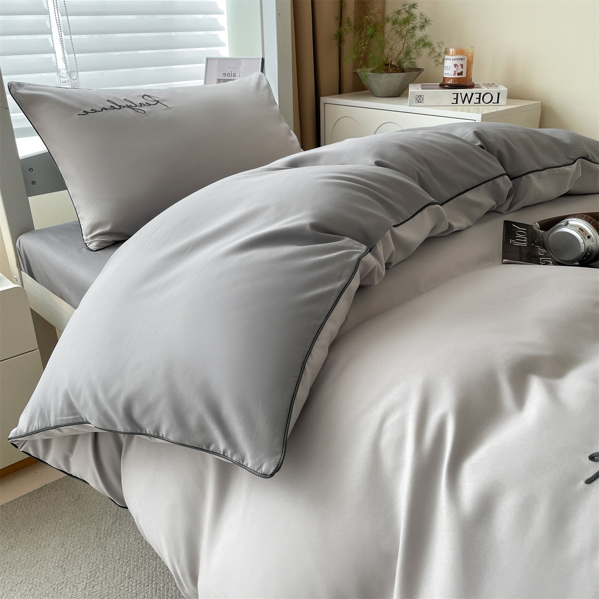 91家纺网 家纺一手货源 找家纺 小久久（小九九） 2025新款亲肤水洗棉麻绳款学生三件套-安琪系列 安琪-山灰+中灰