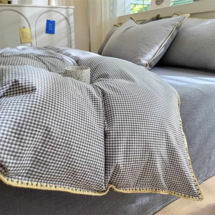 91家纺网 家纺一手货源 找家纺 晚依家纺 2025新款A类全棉色织水洗棉被套单件格子条纹四件套学生宿舍被罩三件套定制定做 遇见-中灰