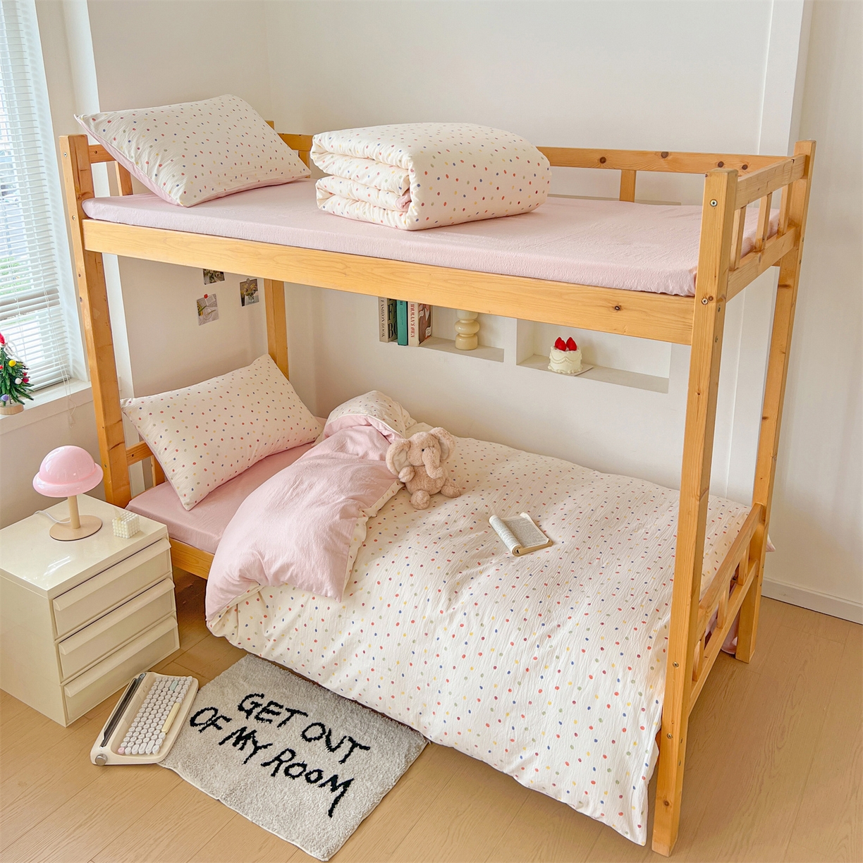 91家纺网 家纺一手货源 找家纺 名兮家居 2025新款皱皱棉学生床宿舍上下铺三件套六件套 心动波点