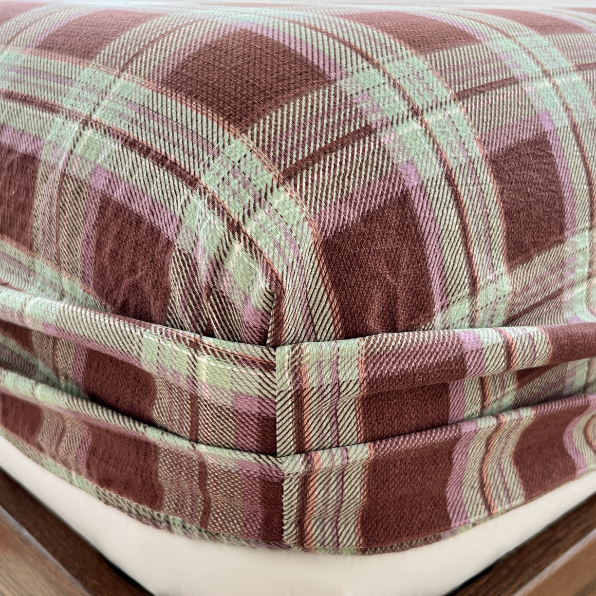 91家纺网 家纺一手货源 找家纺 韩巢家纺 2025新款云感双层纱格子复古风单床笠 薄巧