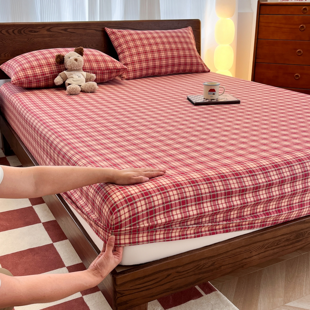 91家纺网 家纺一手货源 找家纺 韩巢家纺 2025新款云感双层纱格子复古风单床笠 圣诞