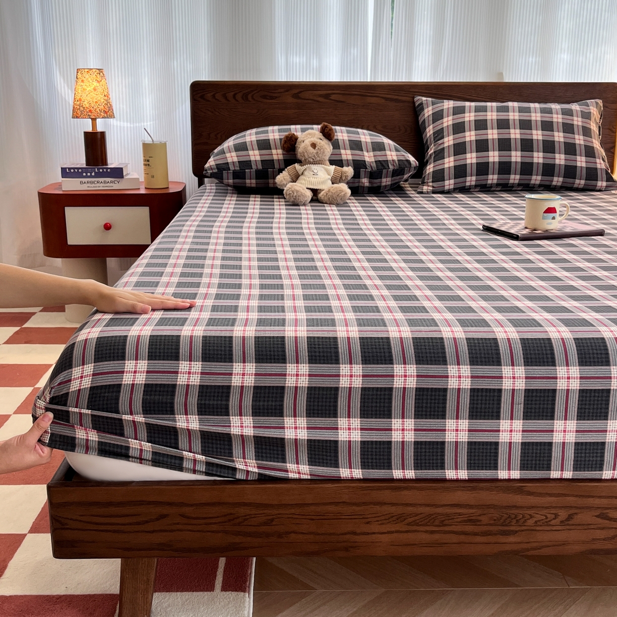 91家纺网 家纺一手货源 找家纺 韩巢家纺 2025新款云感双层纱格子复古风单床笠 幻夜