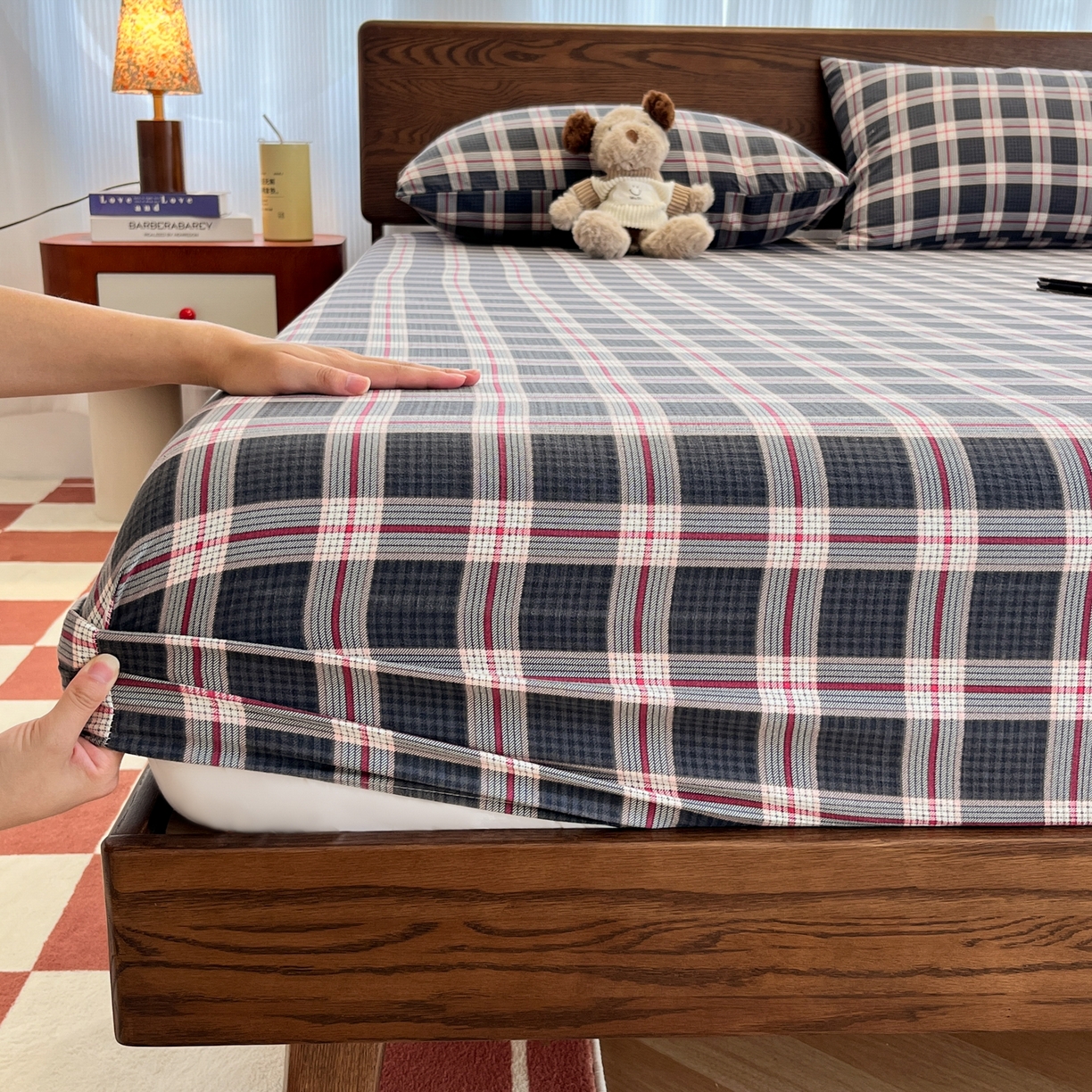 91家纺网 家纺一手货源 找家纺 韩巢家纺 2025新款云感双层纱格子复古风单床笠 幻夜