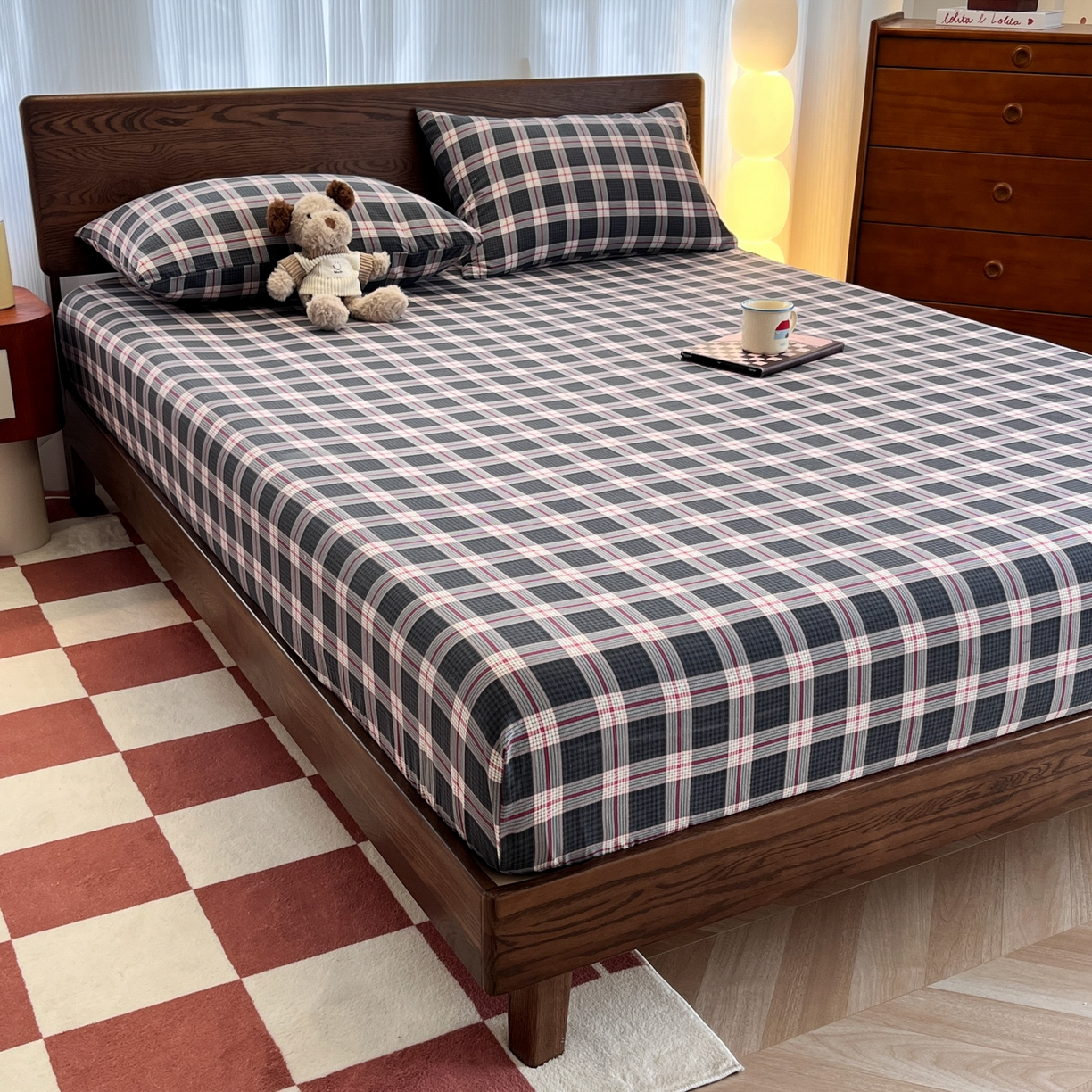 91家纺网 家纺一手货源 找家纺 韩巢家纺 2025新款云感双层纱格子复古风单床笠 幻夜