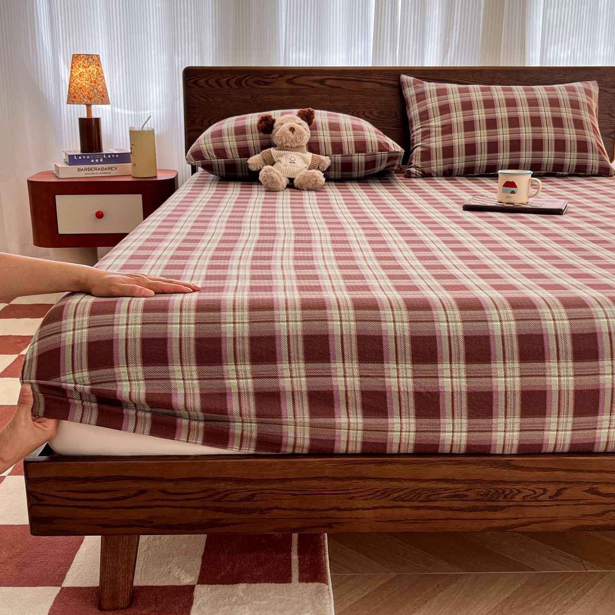 91家纺网 家纺一手货源 找家纺 韩巢家纺 2025新款云感双层纱格子复古风单床笠 薄巧