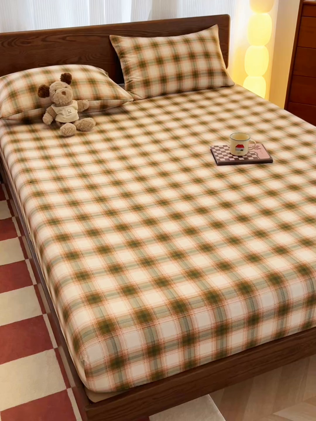 91家纺网 家纺一手货源 找家纺 韩巢家纺 2025新款云感双层纱格子复古风单床笠 薄巧