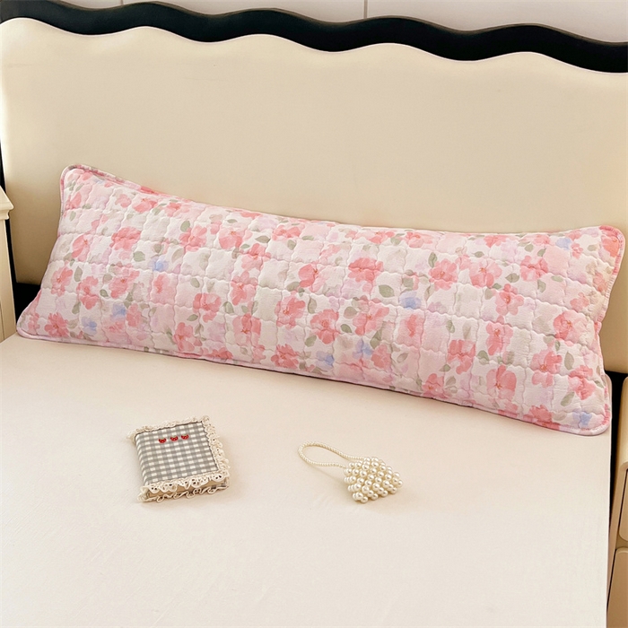 91家纺网 家纺一手货源 找家纺 梦舒羽 2025新款云感双层纱夹棉双人枕套情侣1.5m枕芯套1.8床加厚枕头套 倾城之恋