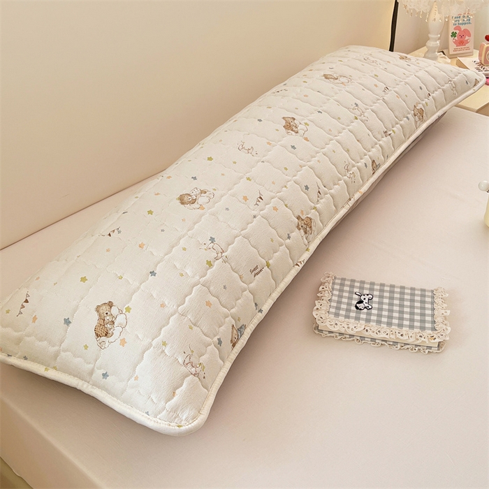 91家纺网 家纺一手货源 找家纺 梦舒羽 2025新款云感双层纱夹棉双人枕套情侣1.5m枕芯套1.8床加厚枕头套 假日小熊