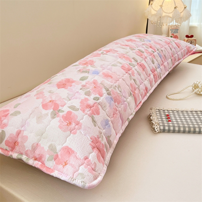 91家纺网 家纺一手货源 找家纺 梦舒羽 2025新款云感双层纱夹棉双人枕套情侣1.5m枕芯套1.8床加厚枕头套 倾城之恋