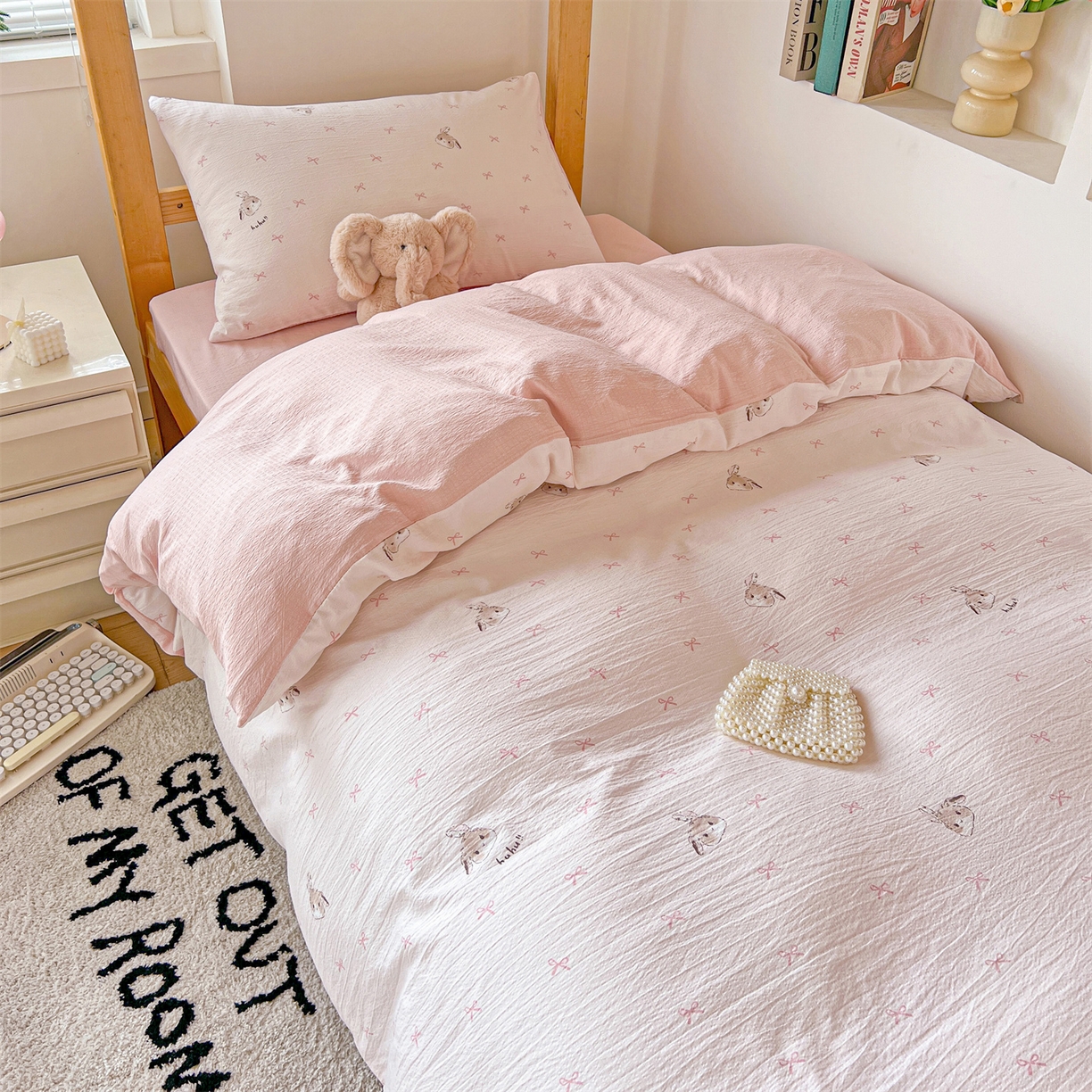 91家纺网 家纺一手货源 找家纺 名兮家居 2025新款皱皱棉学生床宿舍上下铺三件套六件套 粉色小兔