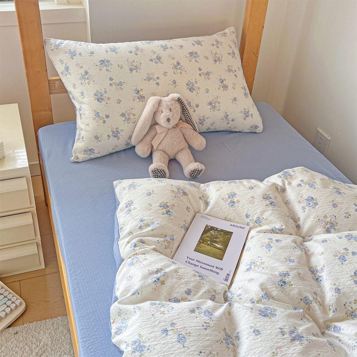 91家纺网 家纺一手货源 找家纺 名兮家居 2025新款皱皱棉学生床宿舍上下铺三件套六件套 兰香入梦