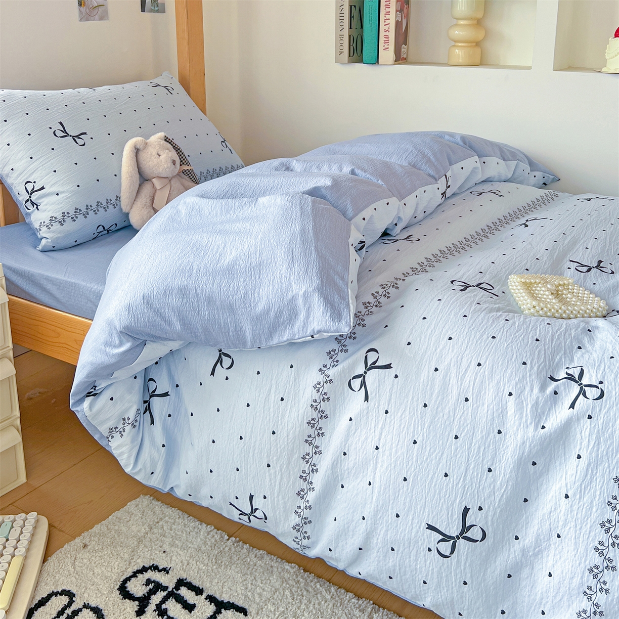 91家纺网 家纺一手货源 找家纺 名兮家居 2025新款皱皱棉学生床宿舍上下铺三件套六件套 蓝色爱心
