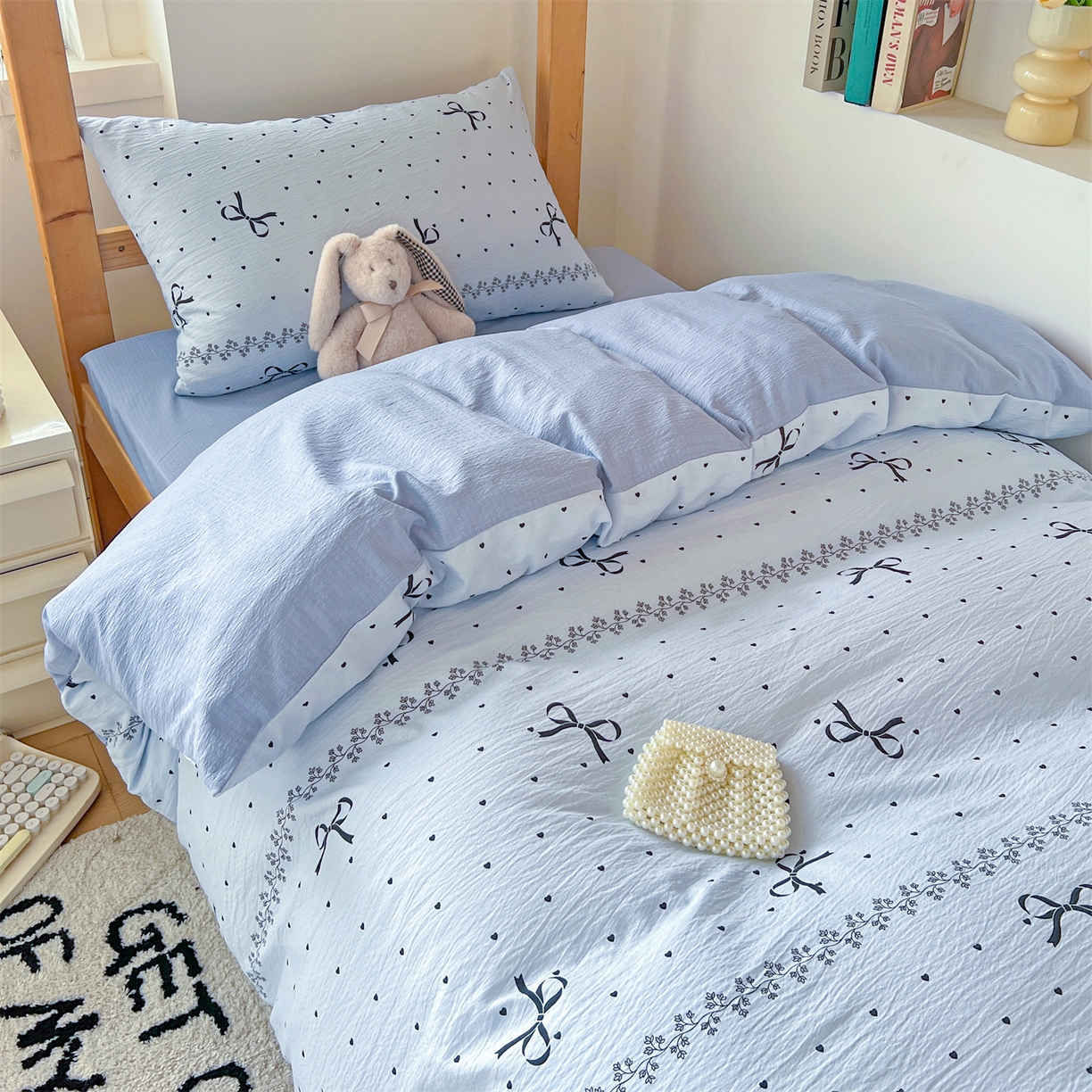 91家纺网 家纺一手货源 找家纺 名兮家居 2025新款皱皱棉学生床宿舍上下铺三件套六件套 蓝色爱心