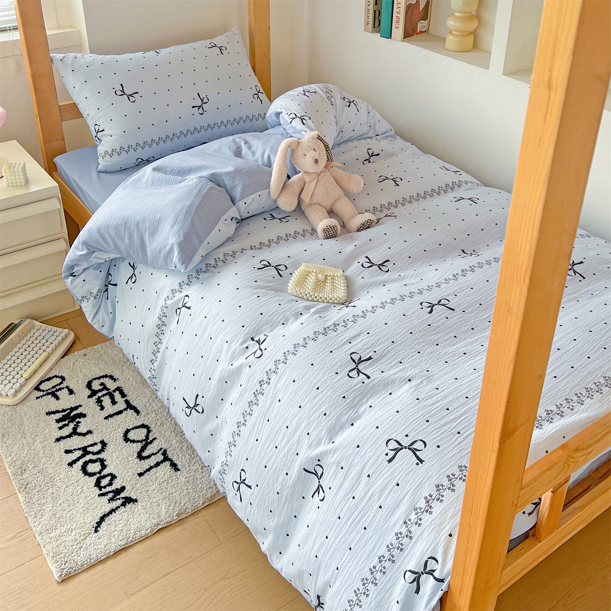 91家纺网 家纺一手货源 找家纺 名兮家居 2025新款皱皱棉学生床宿舍上下铺三件套六件套 蓝色爱心