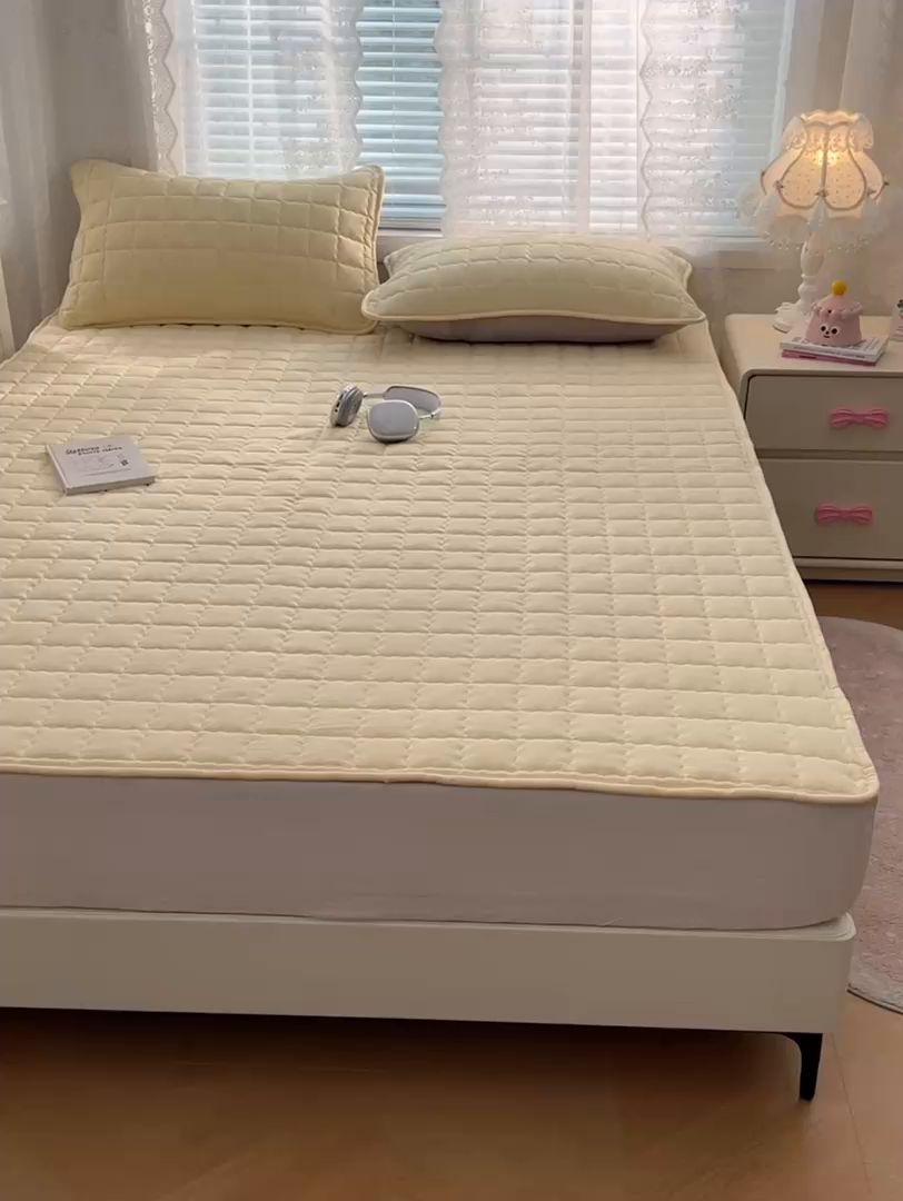 91家纺网 家纺一手货源 找家纺 梦舒羽 2025新款云感双层纱夹棉床褥床护垫床垫保护垫学生宿舍专用三件套 奶酪黄