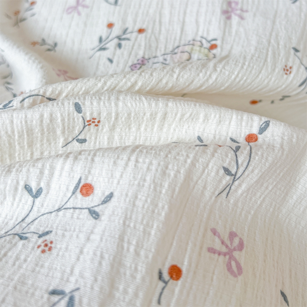 91家纺网 家纺一手货源 找家纺 名兮家居 2025新款皱皱棉学生床宿舍上下铺三件套六件套 蜜芽兔