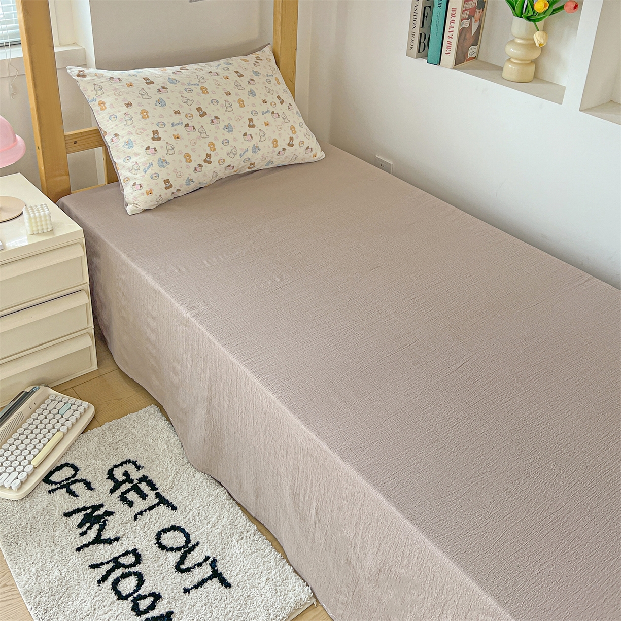 91家纺网 家纺一手货源 找家纺 名兮家居 2025新款皱皱棉学生床宿舍上下铺三件套六件套 泡芙狗