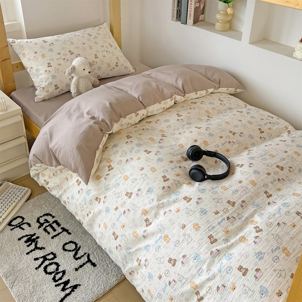 91家纺网 家纺一手货源 找家纺 名兮家居 2025新款皱皱棉学生床宿舍上下铺三件套六件套 泡芙狗