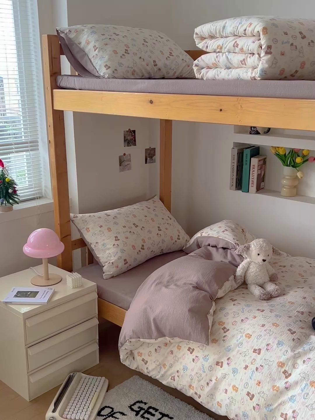 91家纺网 家纺一手货源 找家纺 名兮家居 2025新款皱皱棉学生床宿舍上下铺三件套六件套 泡芙狗