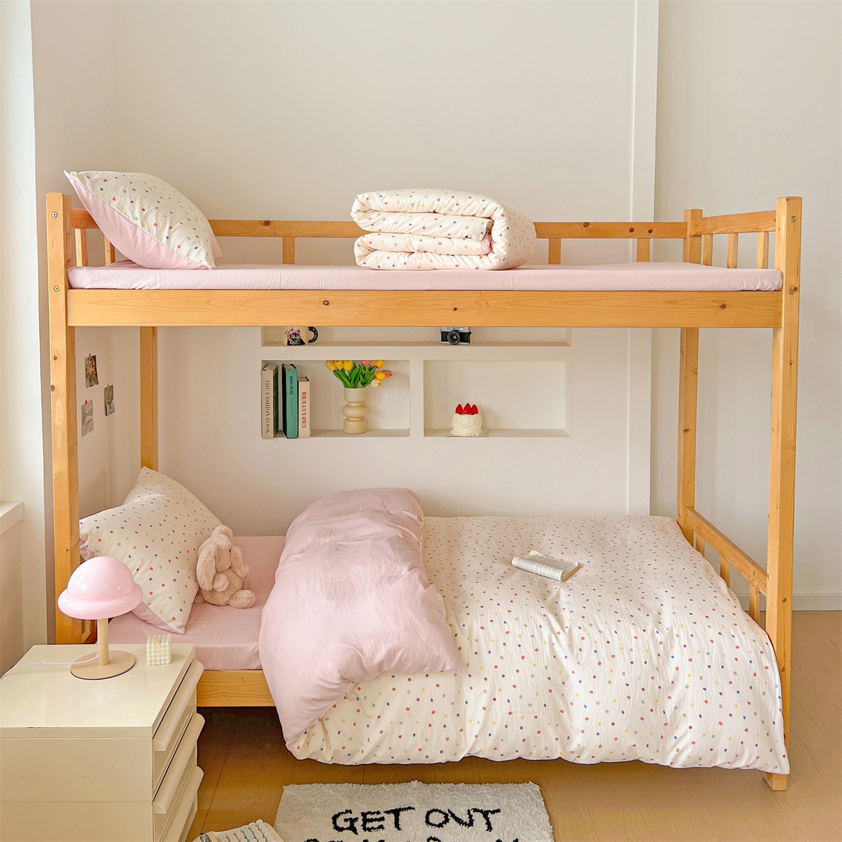 91家纺网 家纺一手货源 找家纺 名兮家居 2025新款皱皱棉学生床宿舍上下铺三件套六件套 心动波点