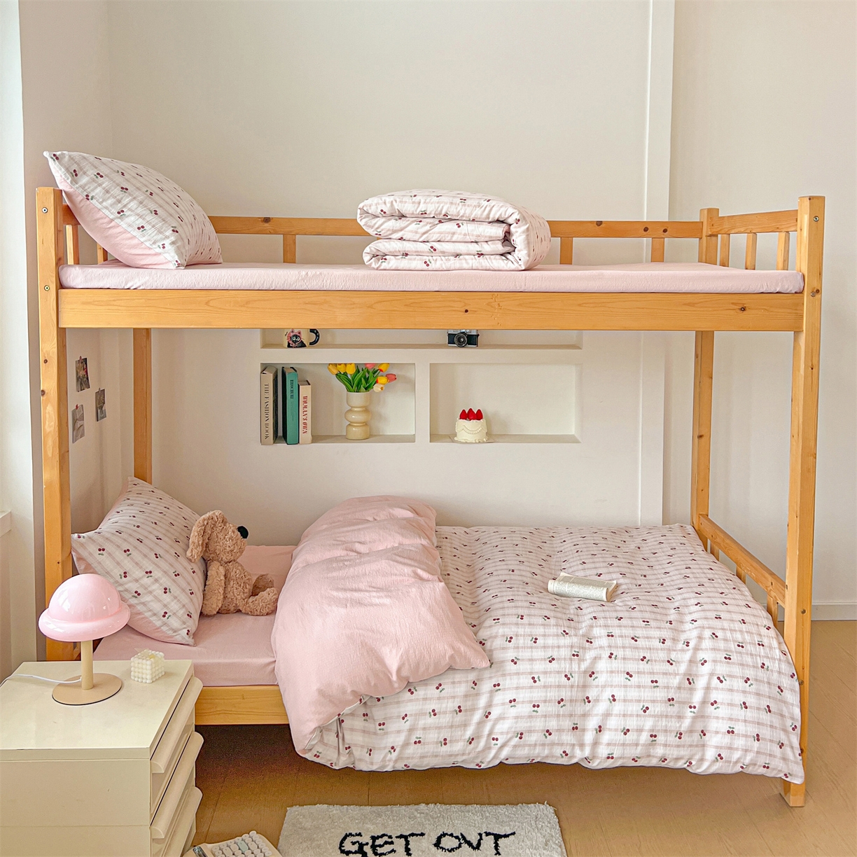 91家纺网 家纺一手货源 找家纺 名兮家居 2025新款皱皱棉学生床宿舍上下铺三件套六件套 樱桃可可