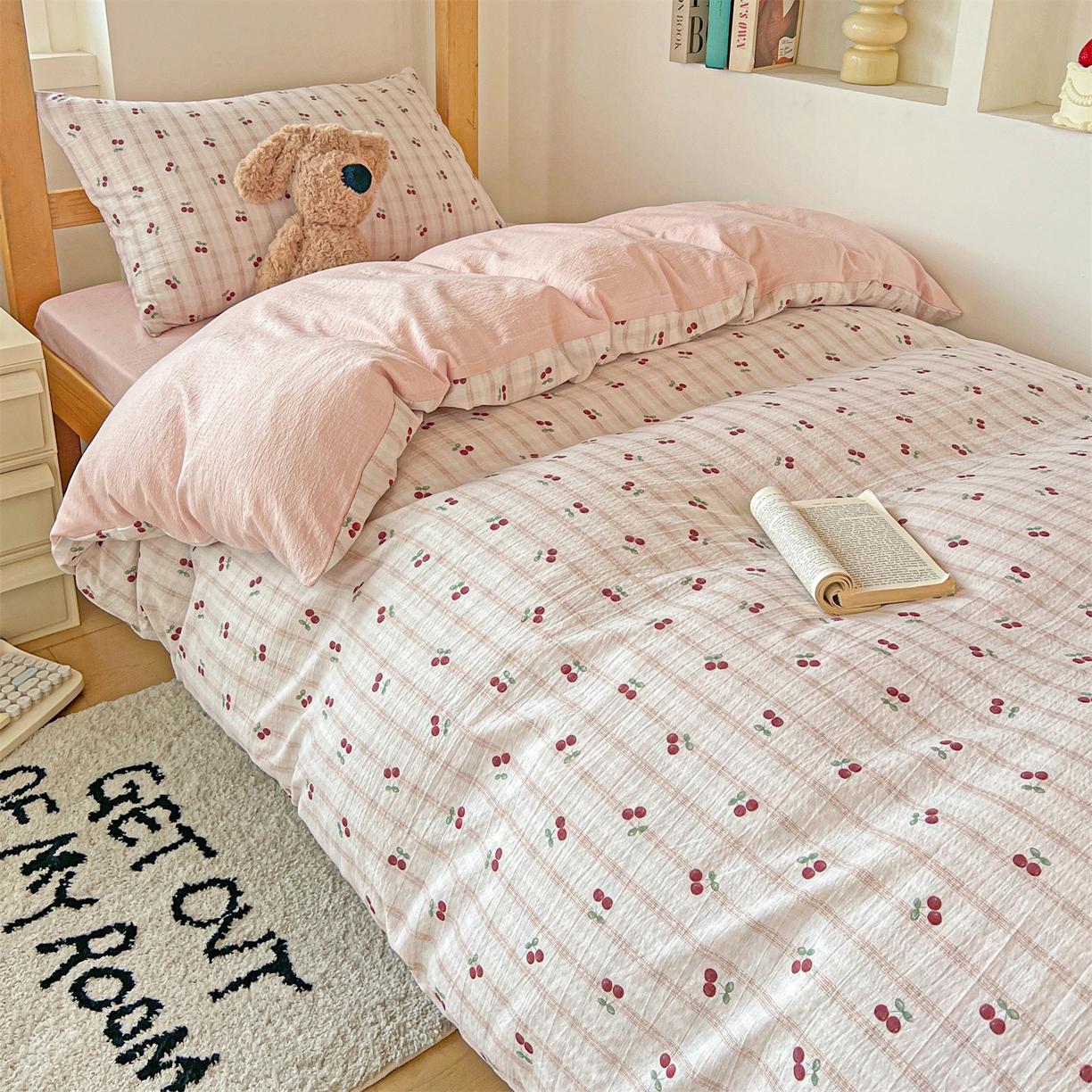 91家纺网 家纺一手货源 找家纺 名兮家居 2025新款皱皱棉学生床宿舍上下铺三件套六件套 樱桃可可