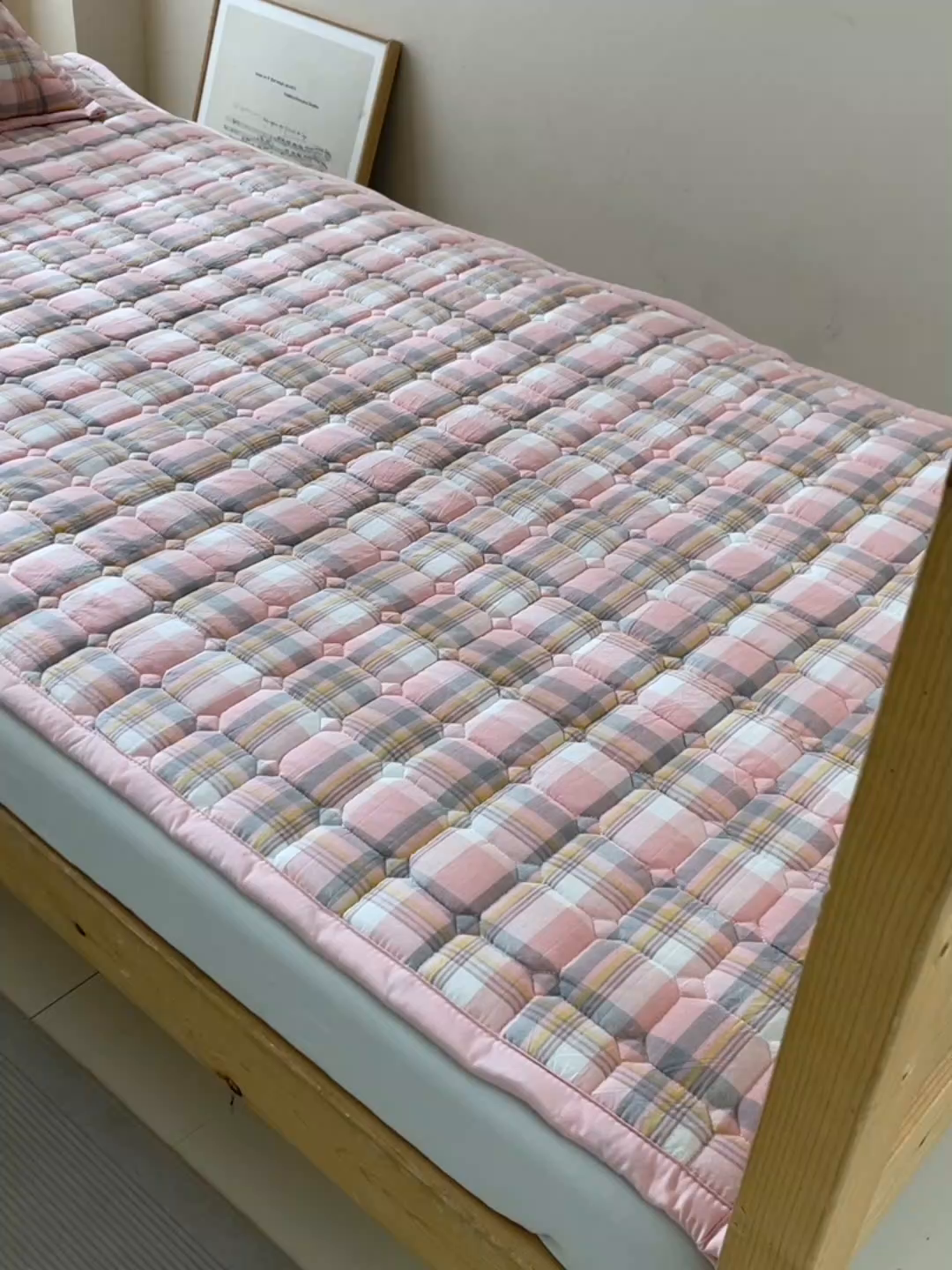 91家纺网 家纺一手货源 找家纺 恒爱家纺 2025新款全棉印花格子床垫 莫尼-玉