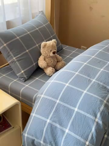 91家纺网 家纺一手货源 找家纺 恒爱家纺 2025新款学生季全棉印花格子三件套 蓝灰中格