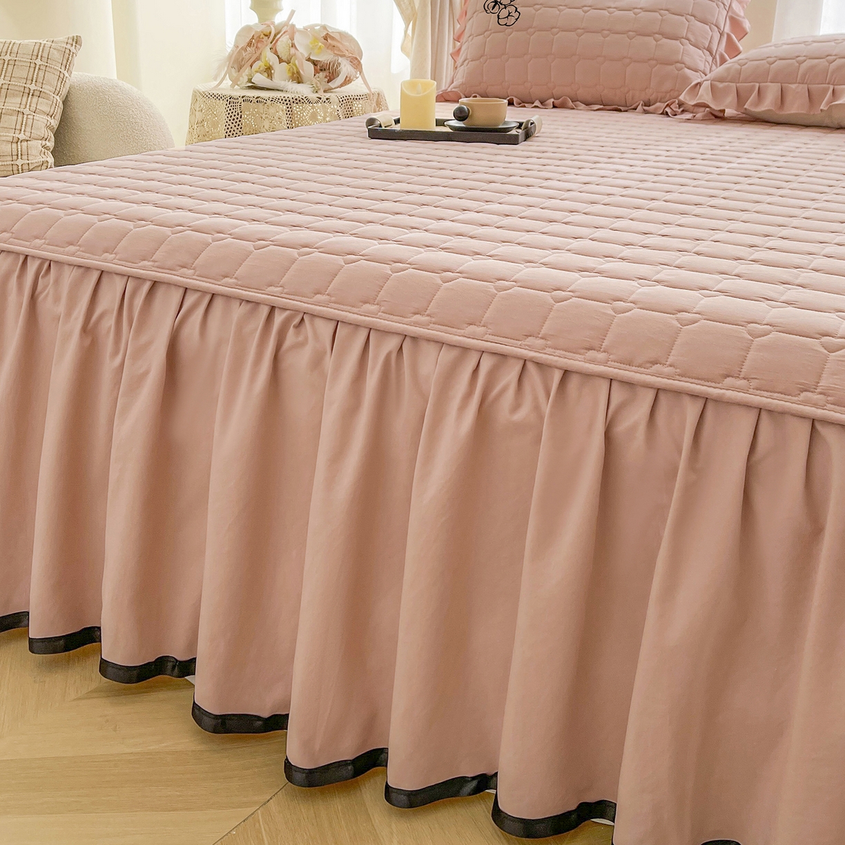 91家纺网 家纺一手货源 找家纺 笠裙家纺 2025新款A类110克水洗棉新疆棉花夹棉单床裙 床裙单件 棉花-豆沙