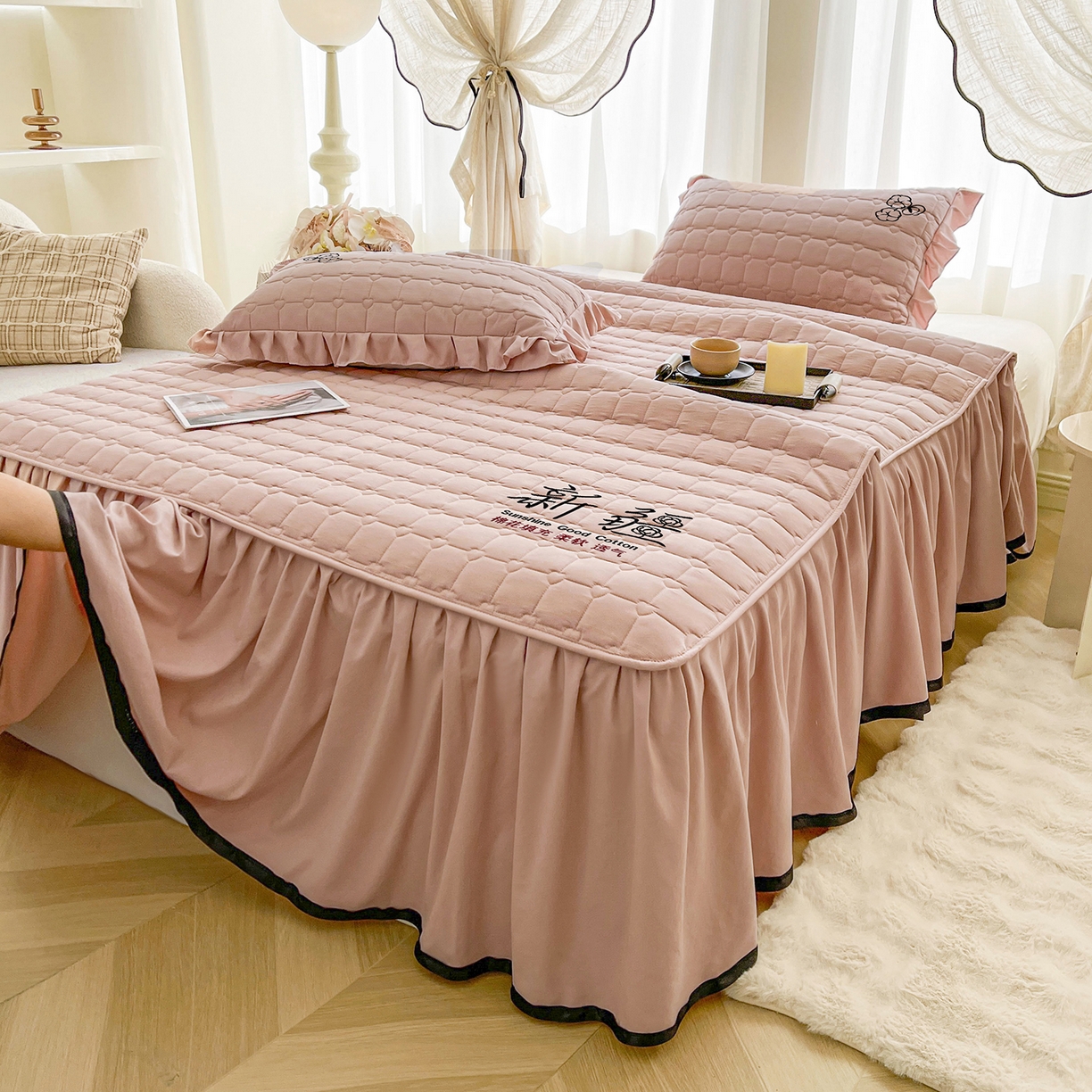 91家纺网 家纺一手货源 找家纺 笠裙家纺 2025新款A类110克水洗棉新疆棉花夹棉单床裙 床裙单件 棉花-豆沙