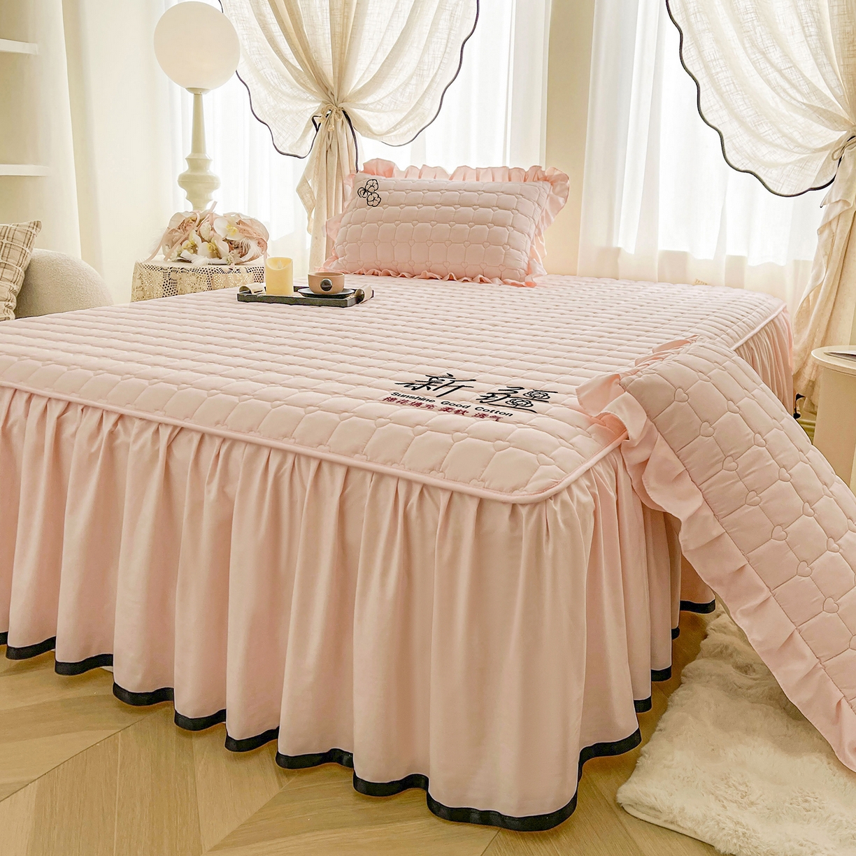 91家纺网 家纺一手货源 找家纺 笠裙家纺 2025新款A类110克水洗棉新疆棉花夹棉单床裙 床裙单件 棉花-玫瑰粉