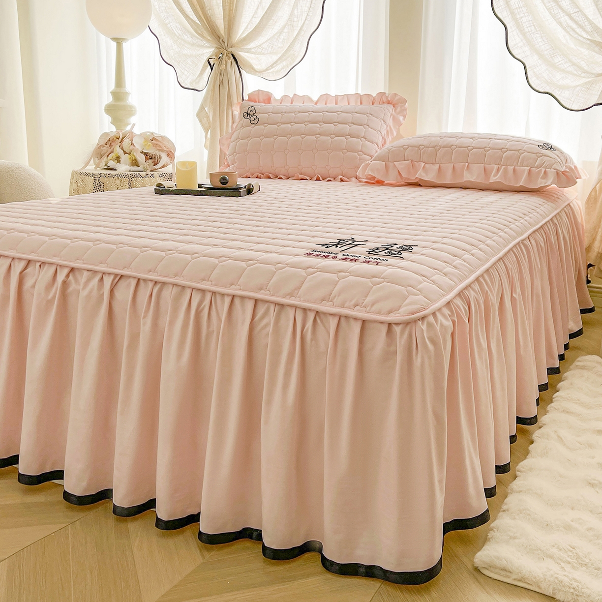 91家纺网 家纺一手货源 找家纺 笠裙家纺 2025新款A类110克水洗棉新疆棉花夹棉单床裙 床裙单件 棉花-玫瑰粉