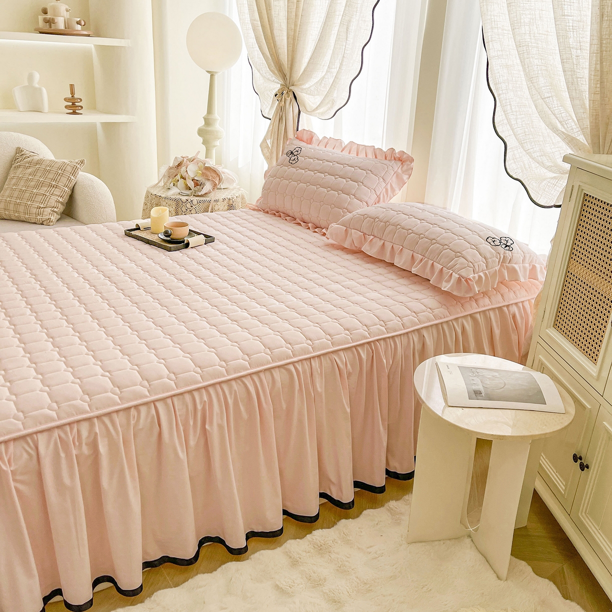 91家纺网 家纺一手货源 找家纺 笠裙家纺 2025新款A类110克水洗棉新疆棉花夹棉单床裙 床裙单件 棉花-玫瑰粉