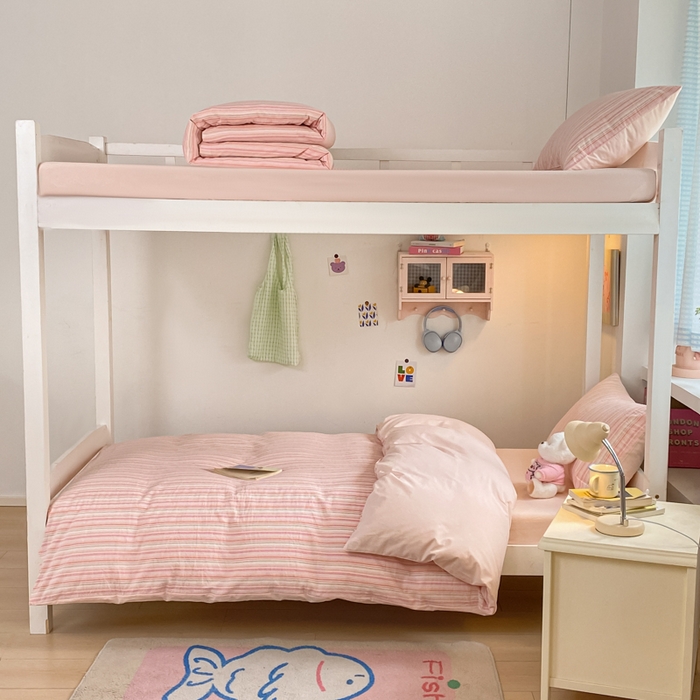 91家纺网 家纺一手货源 找家纺 寐居家纺 2025新款亲肤舒适全棉纯棉色织水洗棉学生三件套 布丁-粉