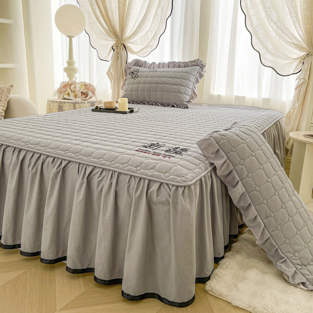 91家纺网 家纺一手货源 找家纺 笠裙家纺 2025新款A类110克水洗棉新疆棉花夹棉单床裙 床裙单件 棉花-浅灰