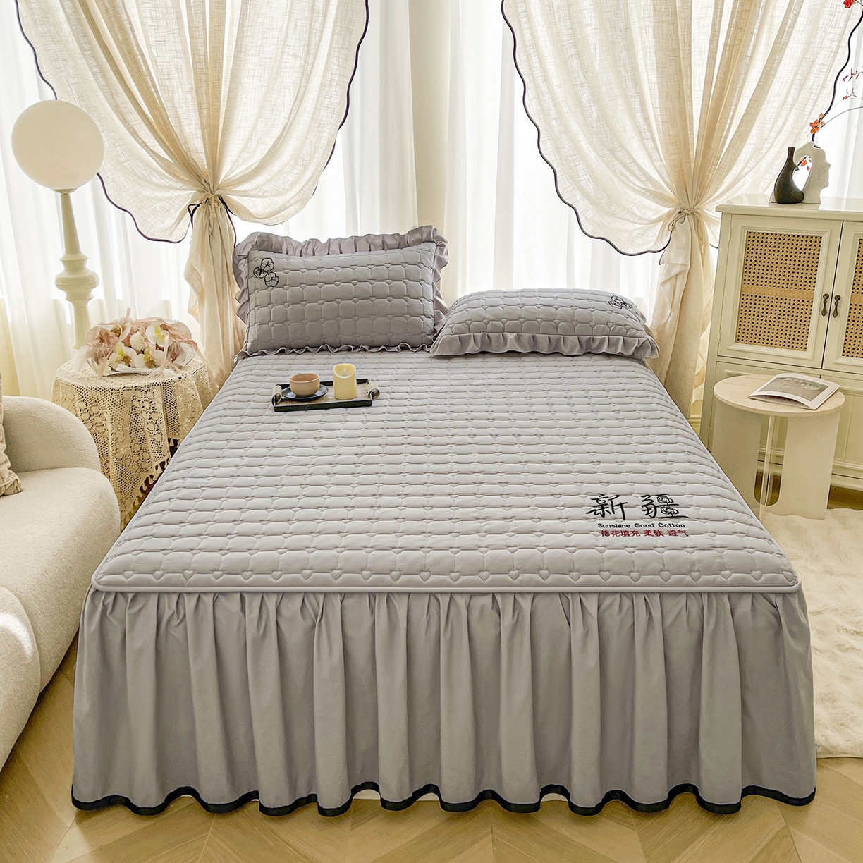 91家纺网 家纺一手货源 找家纺 笠裙家纺 2025新款A类110克水洗棉新疆棉花夹棉单床裙 床裙单件 棉花-浅灰