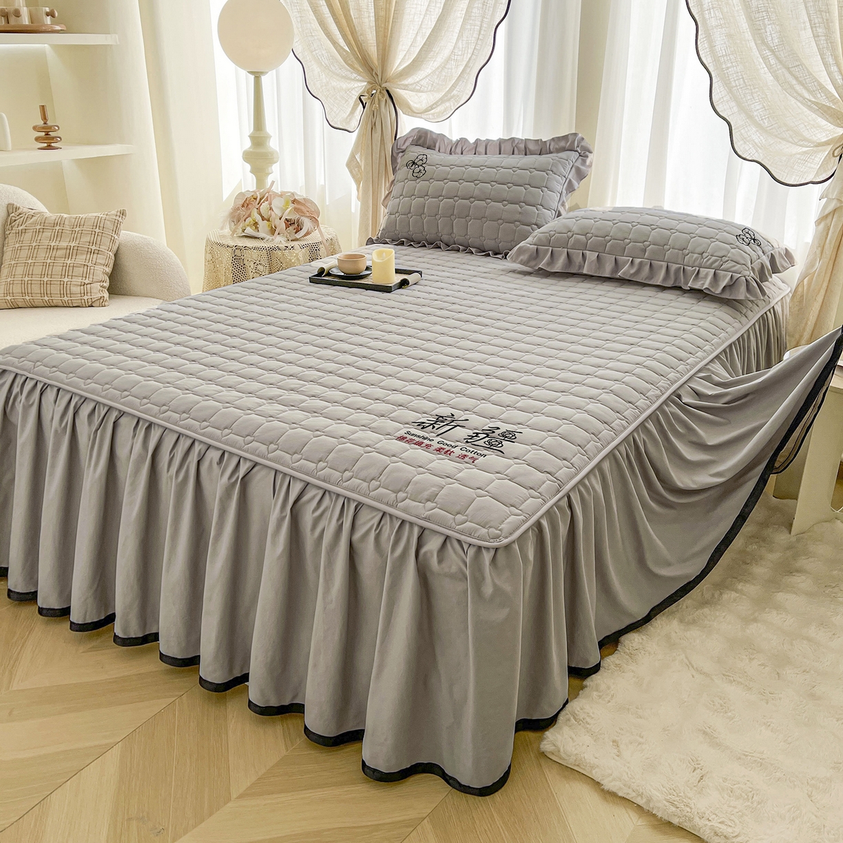 91家纺网 家纺一手货源 找家纺 笠裙家纺 2025新款A类110克水洗棉新疆棉花夹棉单床裙 床裙单件 棉花-浅灰