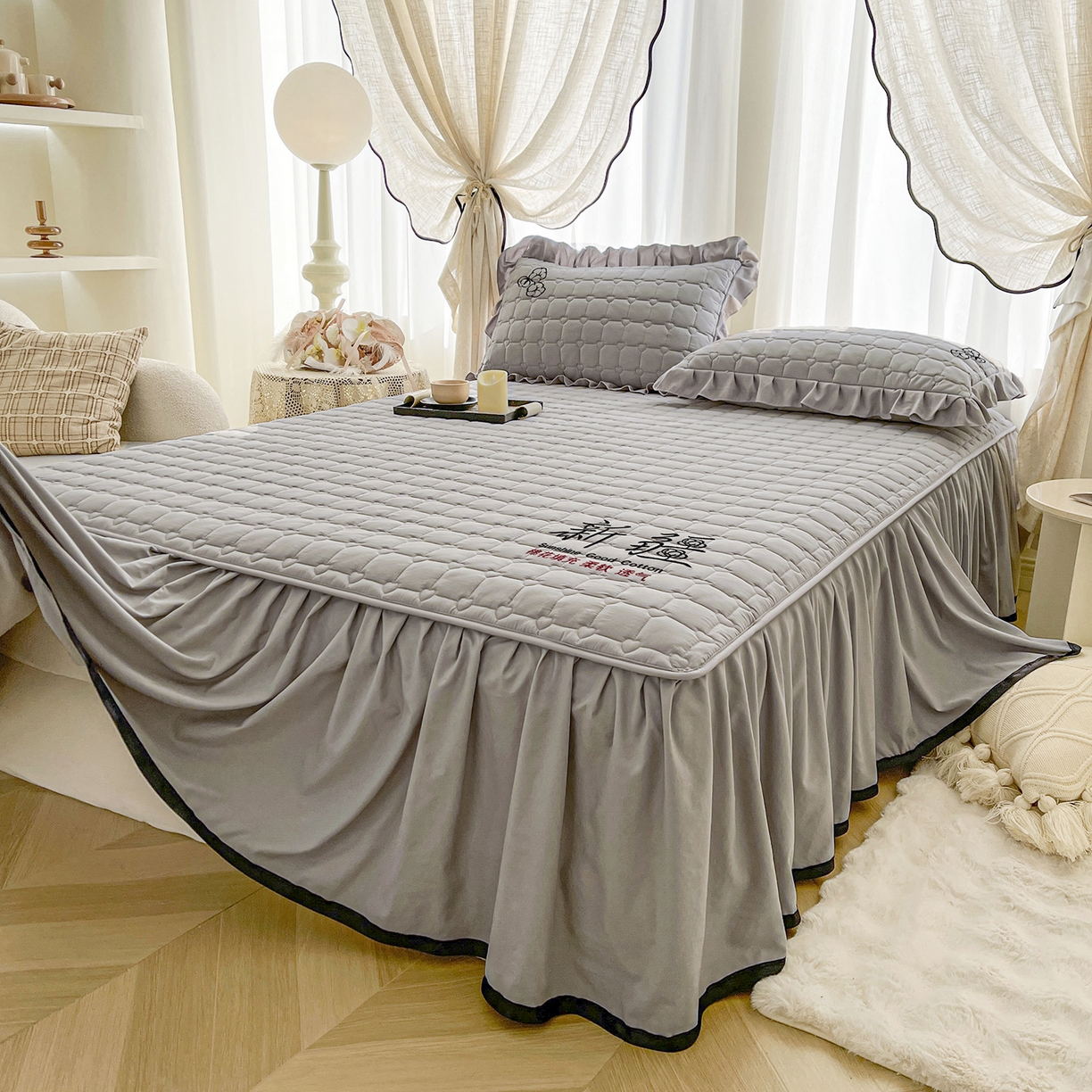 91家纺网 家纺一手货源 找家纺 笠裙家纺 2025新款A类110克水洗棉新疆棉花夹棉单床裙 床裙单件 棉花-浅灰