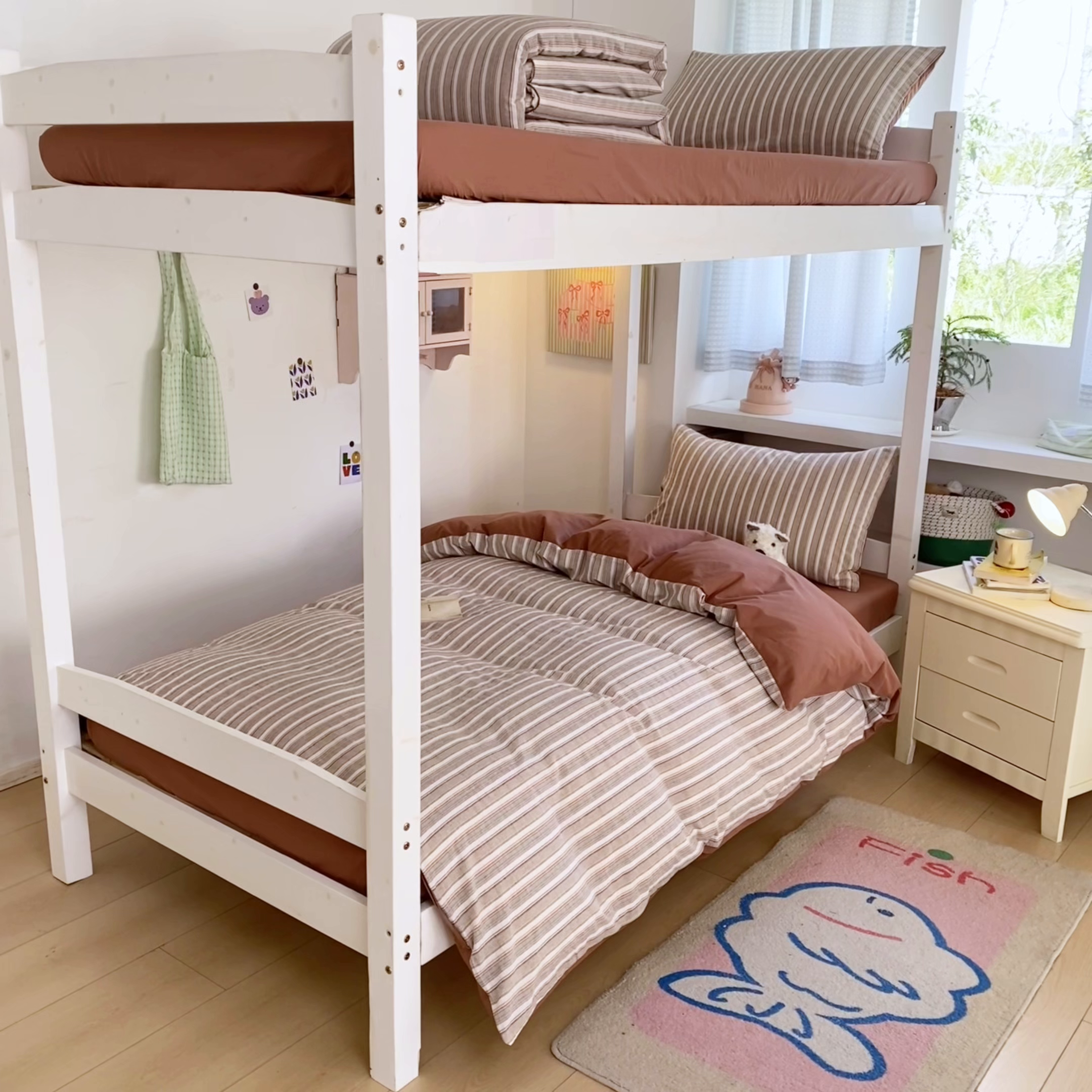 91家纺网 家纺一手货源 找家纺 寐居家纺 2025新款亲肤舒适全棉纯棉色织水洗棉学生三件套 布丁-咖